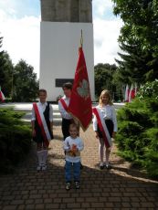 2013 09 01 po pomnikiem