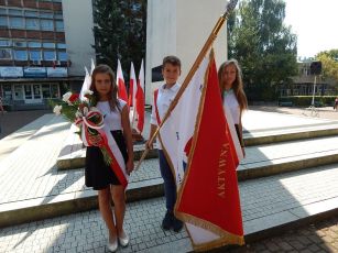 2015 09 01 pod pomnikiem